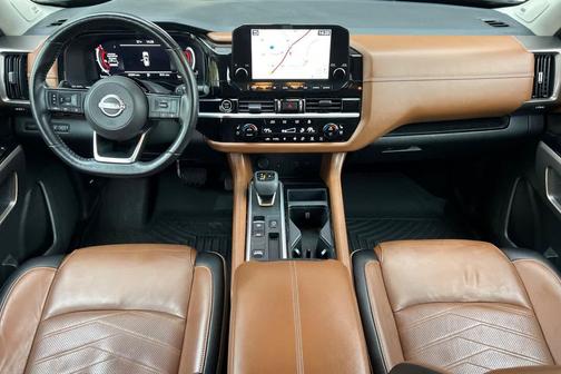 2023 Nissan Pathfinder Platinum FWD