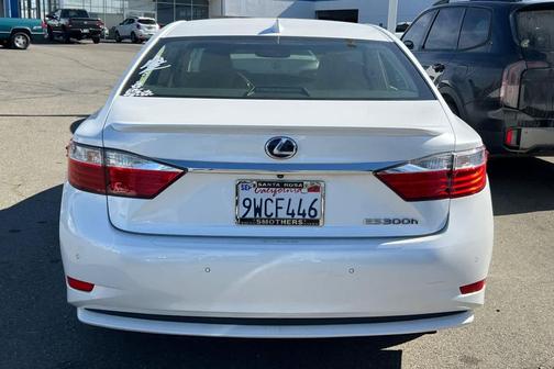 2015 Lexus ES 300h Base