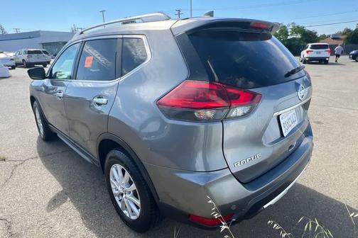 Gun Metallic 2019 Nissan Rogue SV