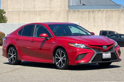 Supersonic Red 2019 Toyota Camry Hybrid SE