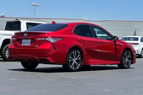 2019 Toyota Camry Hybrid SE
