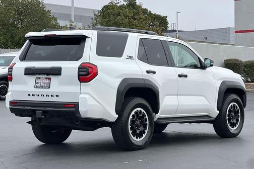 2025 Toyota 4Runner TRD Off Road