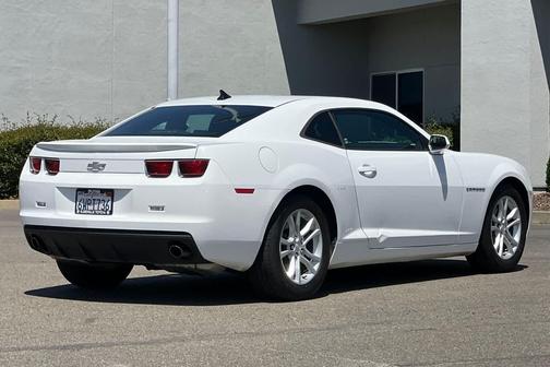 Summit White 2013 Chevrolet Camaro 1LT