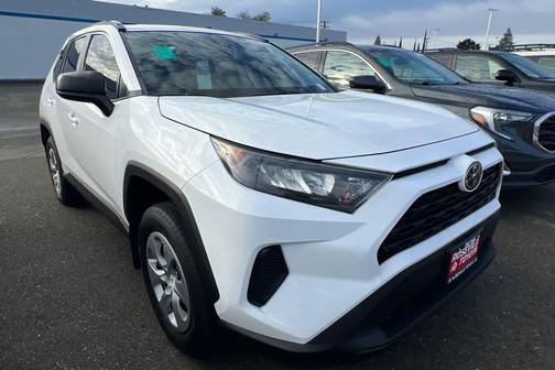 2020 Toyota RAV4 LE