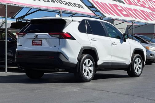 2020 Toyota RAV4 LE