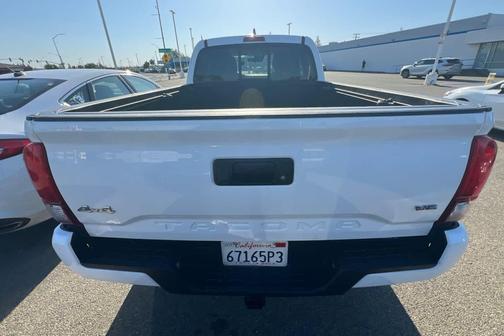 Ice Cap 2023 Toyota Tacoma SR