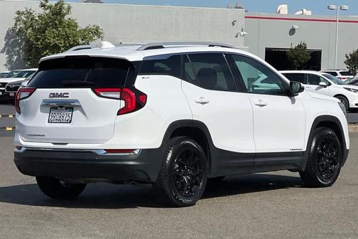 Summit White 2022 GMC Terrain SLT