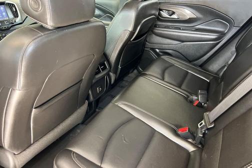 Summit White 2022 GMC Terrain SLT