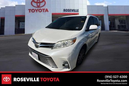 Blizzard Pearl 2018 Toyota Sienna XLE