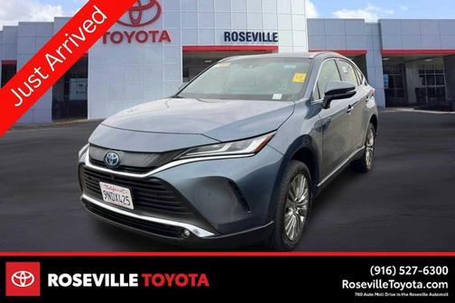 Coastal Gray Metallic 2022 Toyota Venza Limited