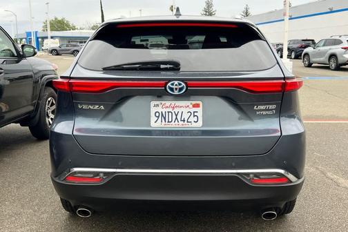 Coastal Gray Metallic 2022 Toyota Venza Limited