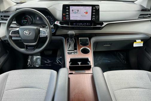 2021 Toyota Sienna LE