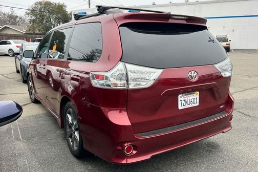 2017 Toyota Sienna SE