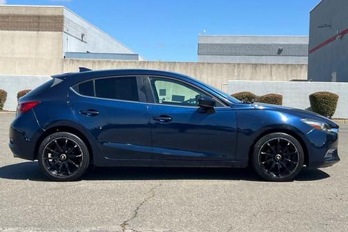 2018 Mazda Mazda3 Touring