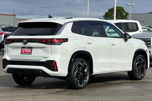 2025 Volkswagen Tiguan 2.0T SEL R-Line 4MOTION