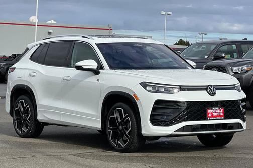 2025 Volkswagen Tiguan 2.0T SEL R-Line 4MOTION