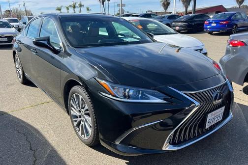 2020 Lexus ES 300h Base