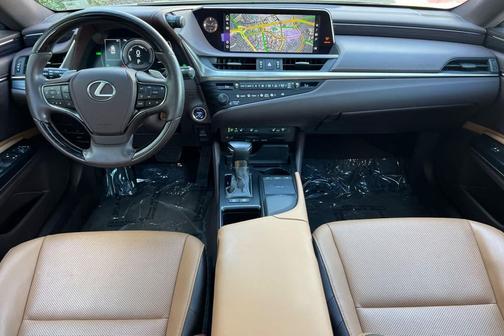 2020 Lexus ES 300h Base