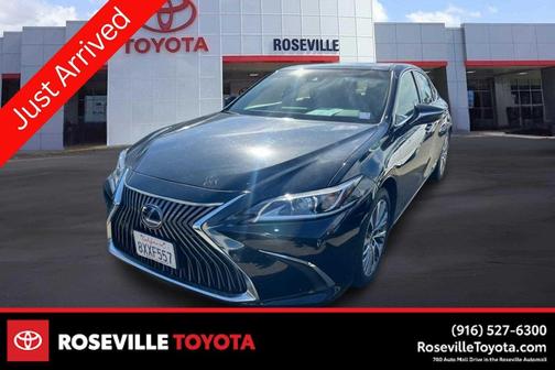 2020 Lexus ES 300h Base