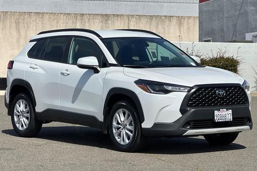 Wind Chill Pearl 2022 Toyota Corolla Cross LE