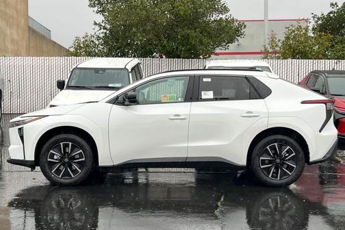 2026 Toyota bZ XLE Plus