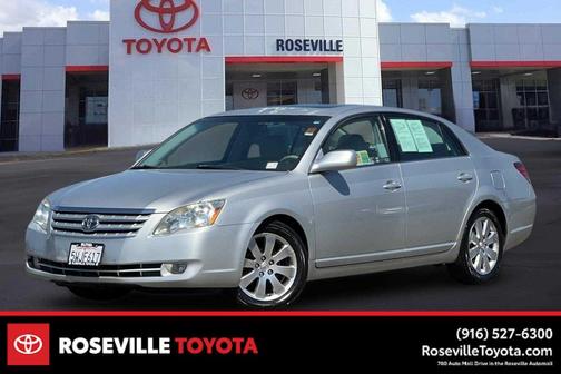 Titanium Metallic 2005 Toyota Avalon XLS