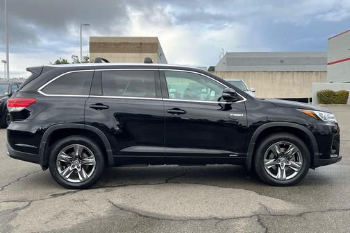 2019 Toyota Highlander Hybrid Platinum