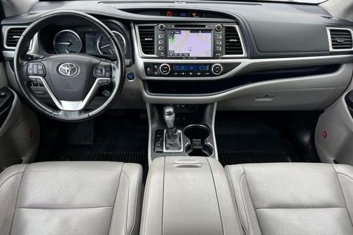 2019 Toyota Highlander Hybrid Platinum