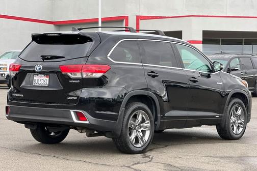 2019 Toyota Highlander Hybrid Platinum