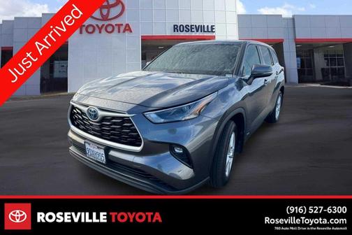 Magnetic Gray Metallic 2023 Toyota Highlander Hybrid LE