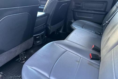 2022 RAM 2500 Tradesman Crew Cab 4x4 6'4' Box