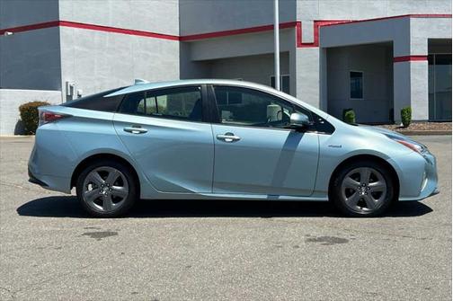 2018 Toyota Prius Three Touring