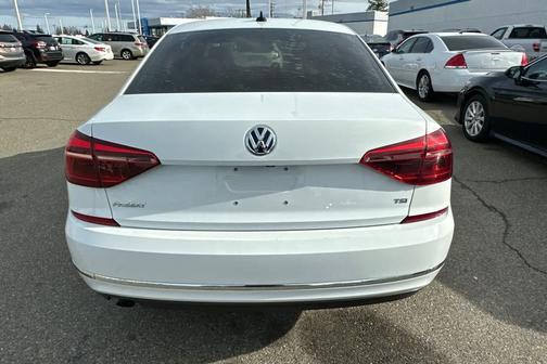 2019 Volkswagen Passat 2.0T Wolfsburg Edition
