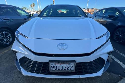 Ice Cap 2025 Toyota Camry SE