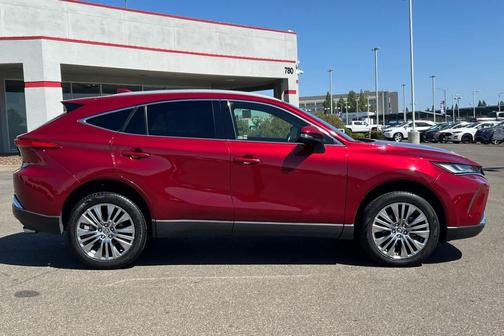 Ruby Flare Pearl 2022 Toyota Venza XLE