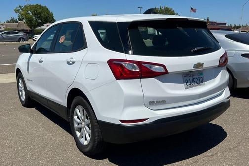 Summit White 2019 Chevrolet Equinox LS