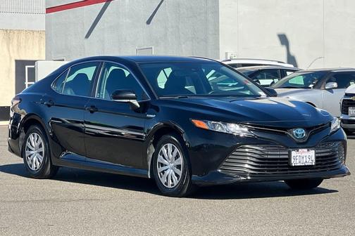 2019 Toyota Camry Hybrid LE