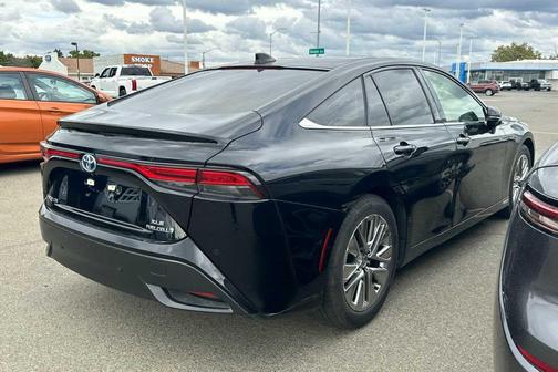 2022 Toyota Mirai Base