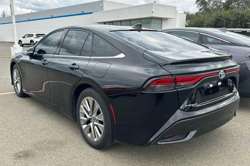 2022 Toyota Mirai Base