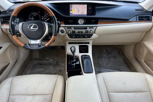 2014 Lexus ES 300h Base