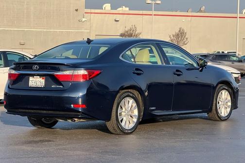 2014 Lexus ES 300h Base