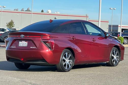 Salsa Red Pearl 2018 Toyota Mirai Base
