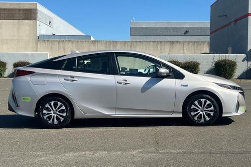 2022 Toyota Prius Prime LE