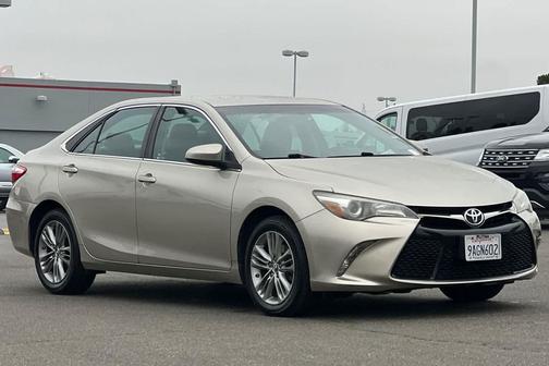 2016 Toyota Camry SE