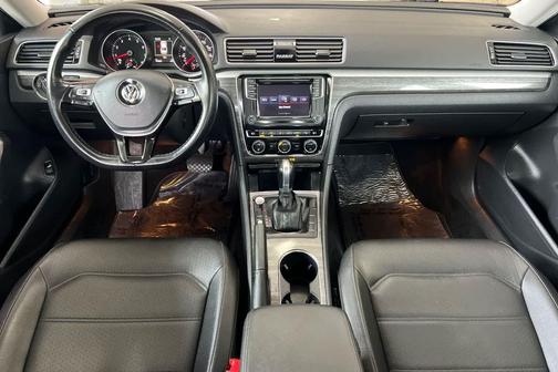 2018 Volkswagen Passat 2.0T SE