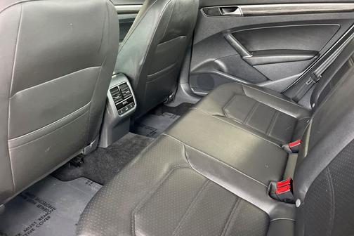 2018 Volkswagen Passat 2.0T SE