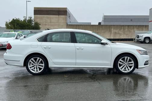 2018 Volkswagen Passat 2.0T SE