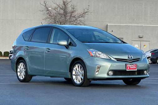 2013 Toyota Prius v Five