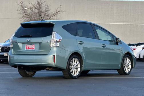2013 Toyota Prius v Five