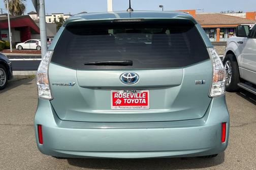 2013 Toyota Prius v Five